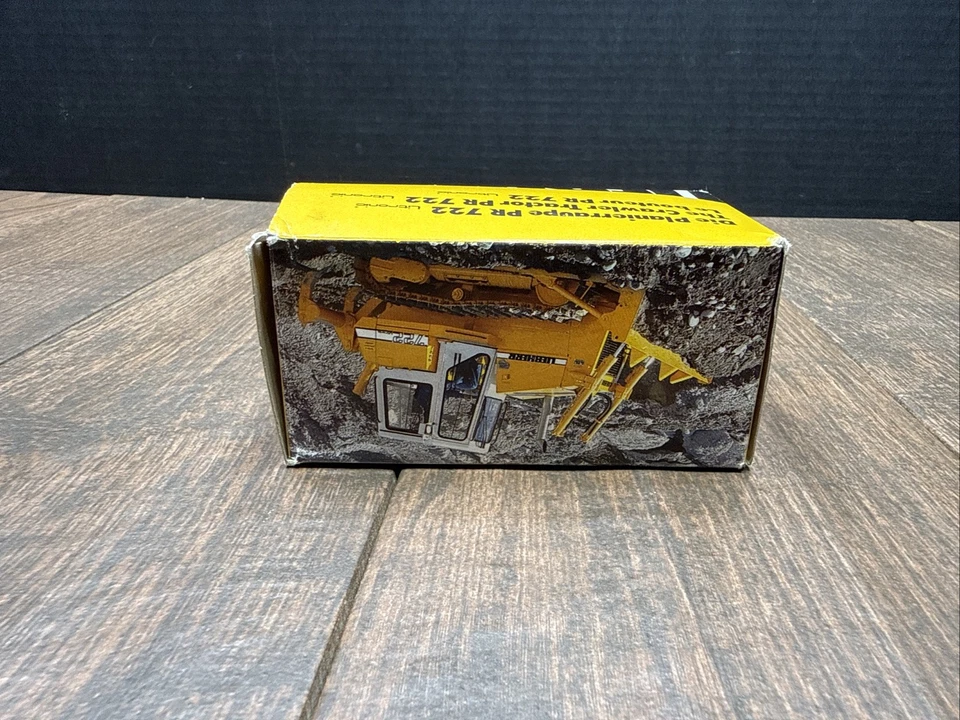 LIEBHERR PR 722 THE CRAWLER TRACTOR DIECAST CONRAD MODEL NO 2803  - Image 4 of 4