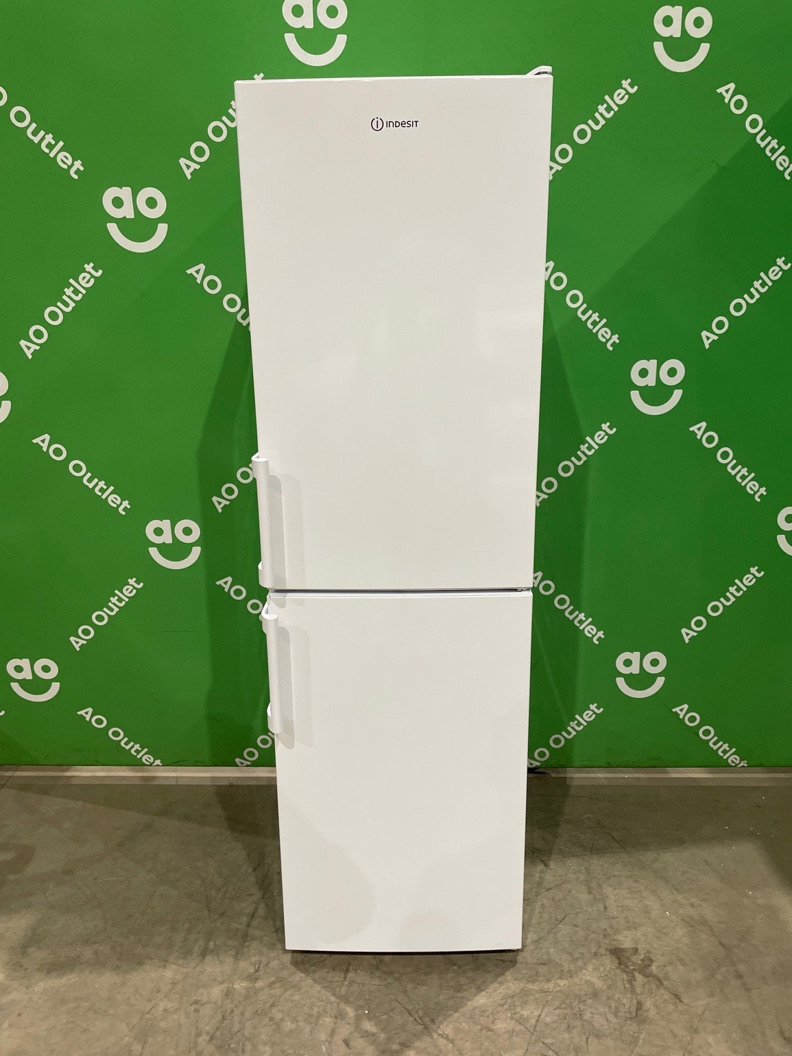 Indesit 50/50 Fridge Freezer - White - E Rated-IB55732WUK #LF116056