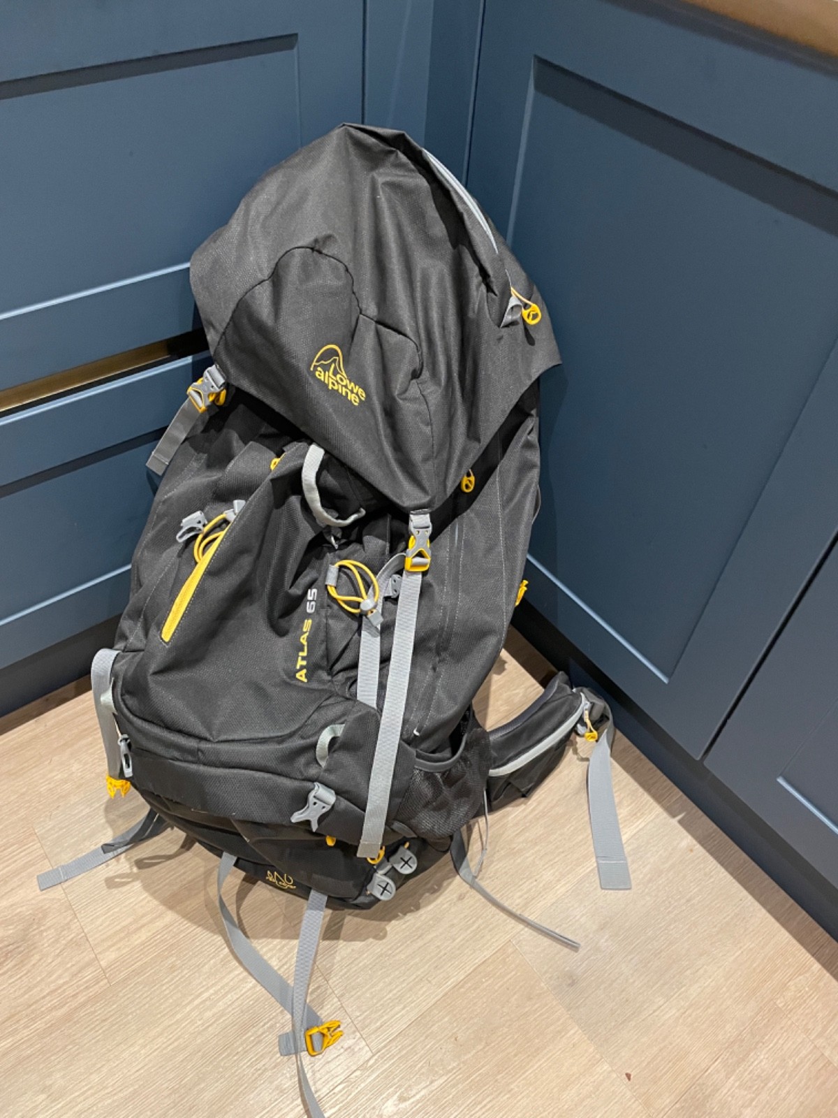 Lowe Alpine, Atlas 65, sistema Axiom. Nunca usado, por favor leer