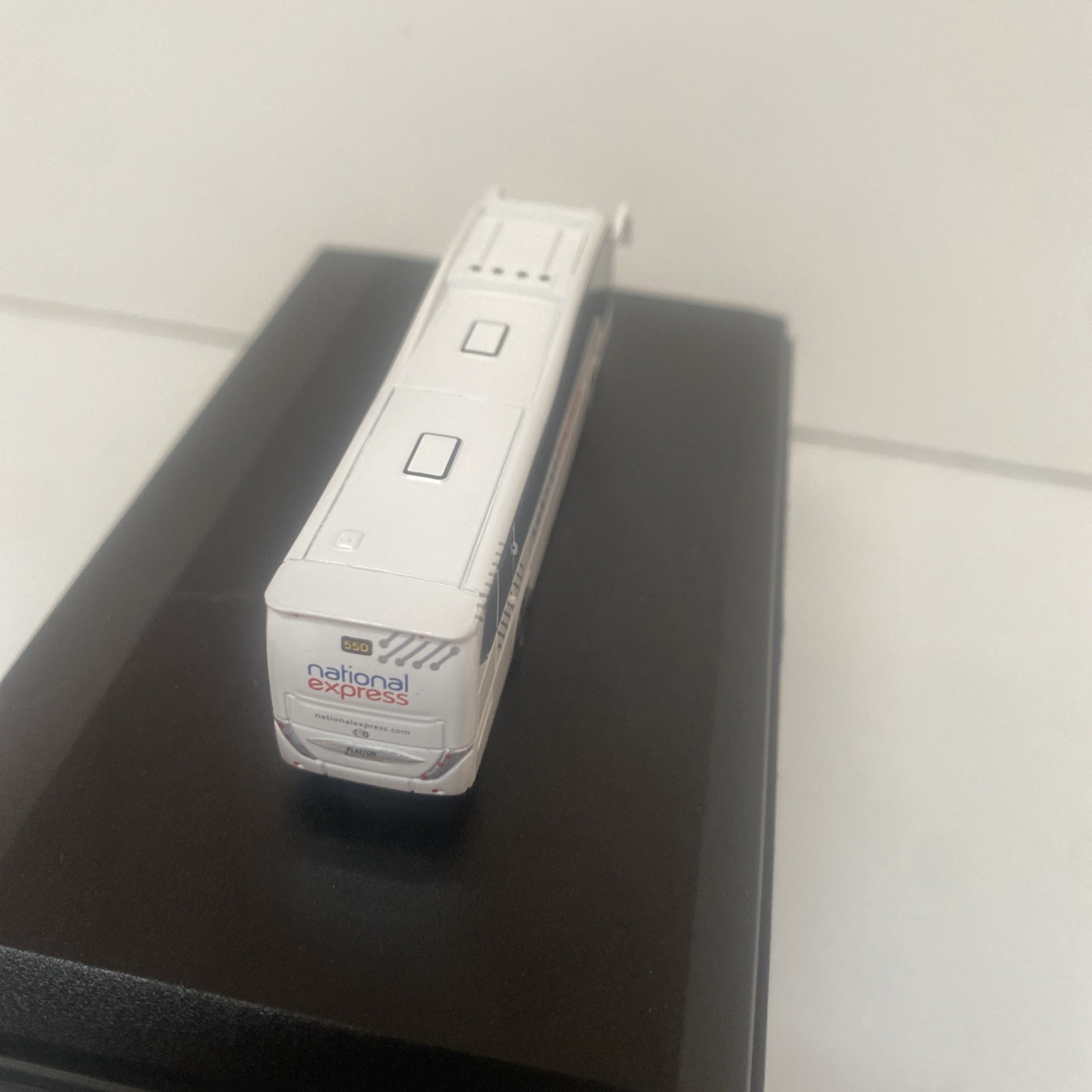 Oxford NPE001 - Plaxton Elite Coach - National Express - N Gauge thumbnail 6