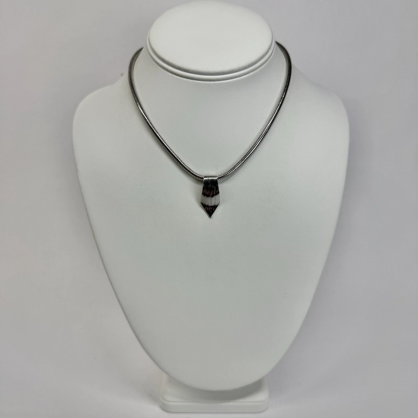NAPIER Minimalist Geometric Pendant Silver Tone Vintage Necklace Jewelry N597