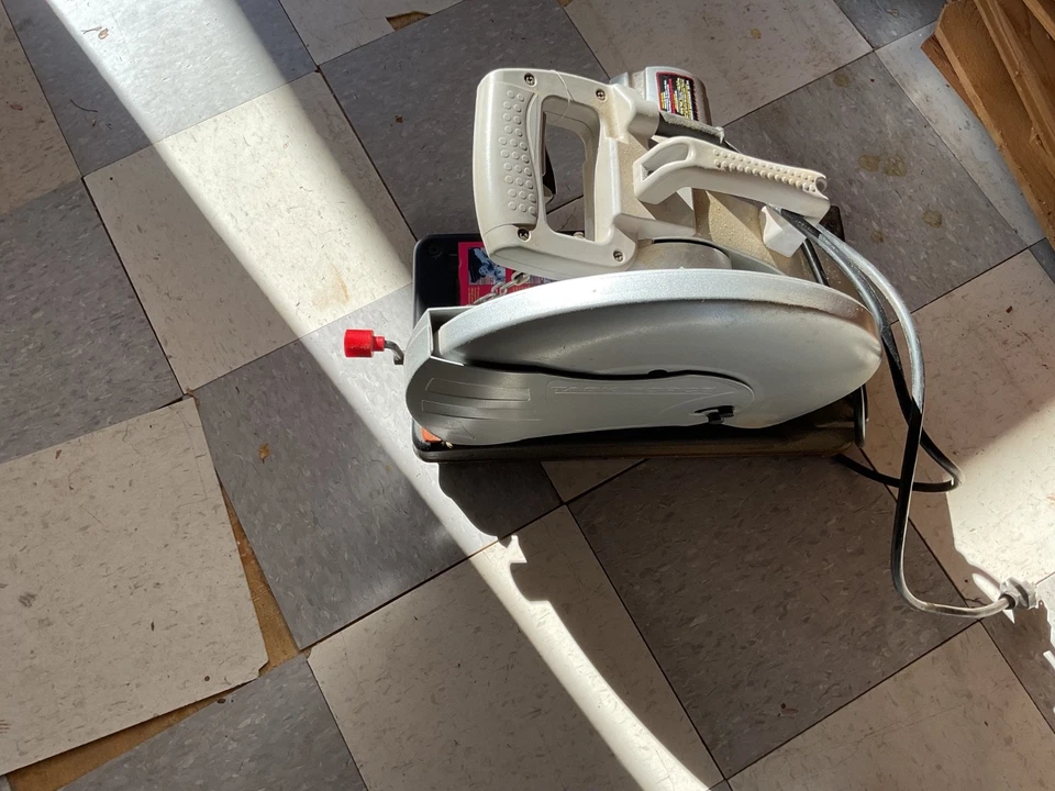 Sierra de corte abrasiva de 14 pulgadas. Nunca usado. En buen estado  Foto 4 de 4