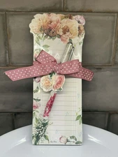 NEW Lissom Design Notepad with Matching Pen Magnetic Back, Beautiful Floral NIP