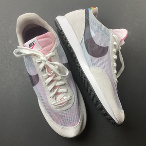 nike tailwind pride