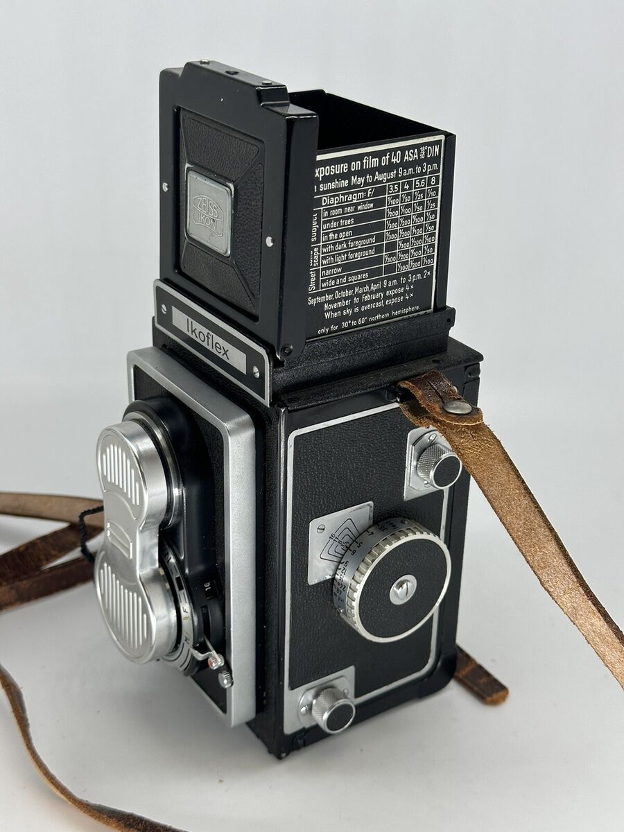 Zeiss Ikon Ikoflex TLR Camera w/ Novar Anastigmat 75mm f3.5 Zeiss Ikon Ikoflex TLR Camera w/ Novar Anastigmat 75mm f3.5