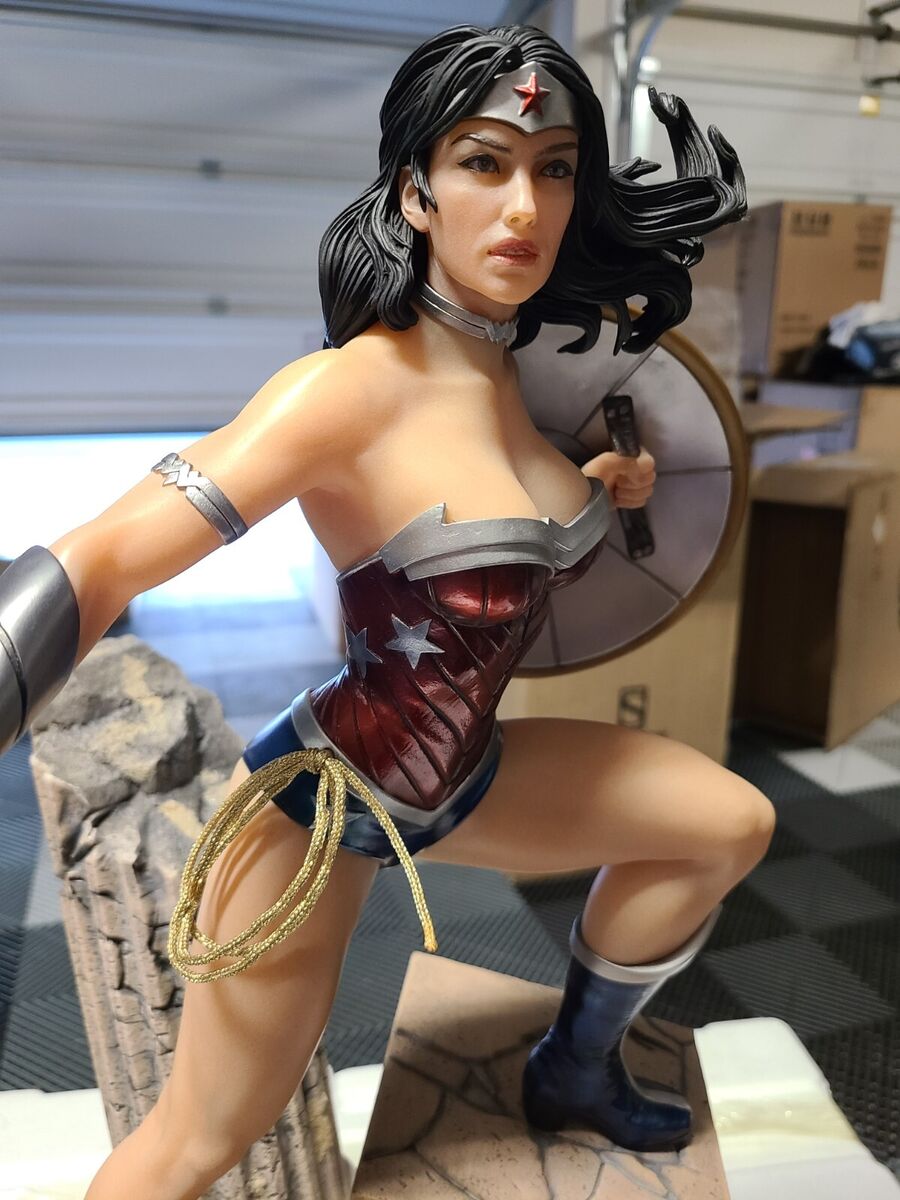 PRIME 1 Wonder Woman Statue EXCLUSIVE Sideshow Collectibles PRIME 1 Wonder Woman Statue EXCLUSIVE Sideshow Collectibles