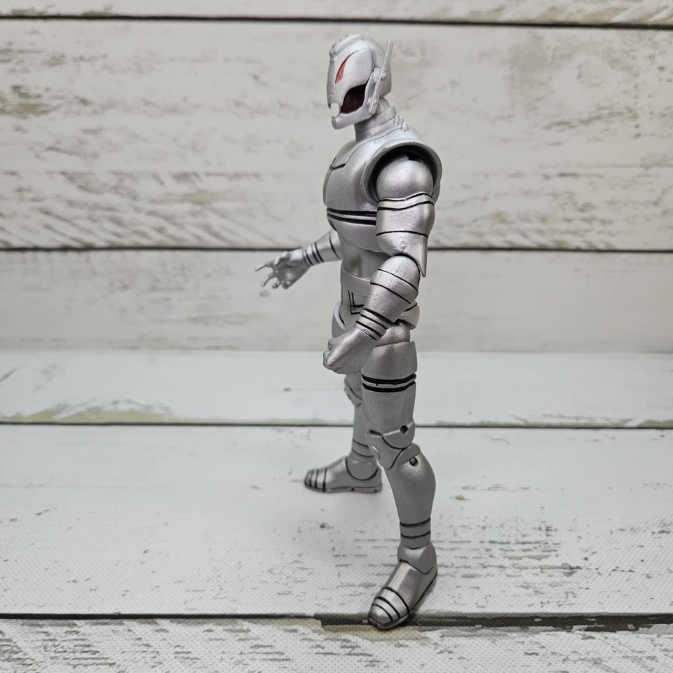Figura de acción ajustable suelta Diamond Select Marvel Select Ultron 2012 7,5" Foto 2 de 4