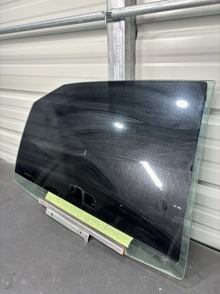 Janela de vidro traseira direita do passageiro Toyota Camry 2015-2017 68103-06260 - Imagem 3 de 4