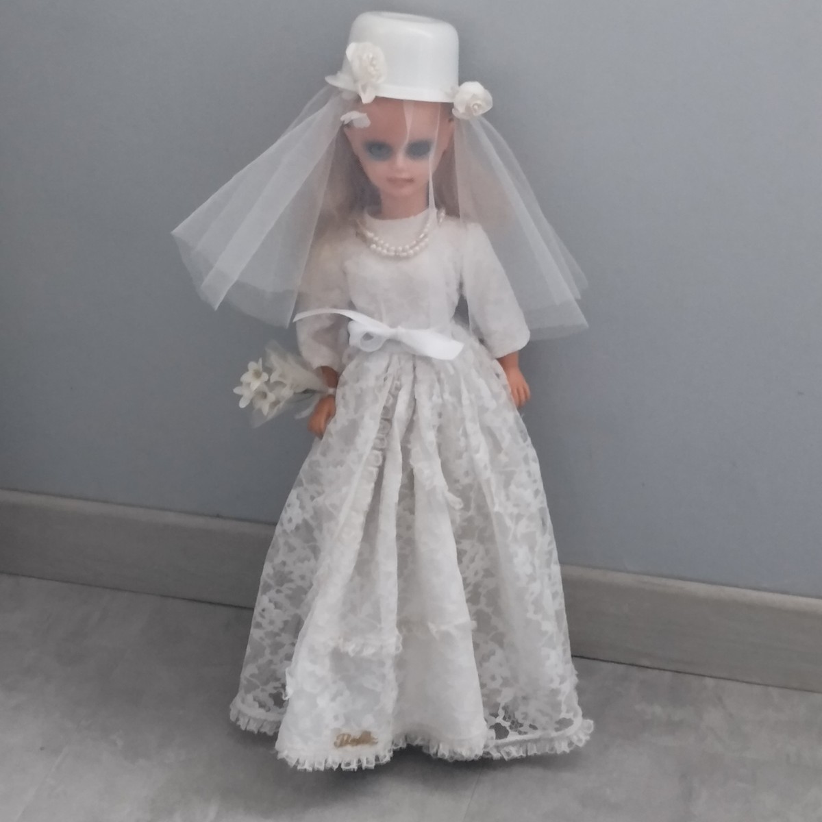 POUPÉE MANNEQUIN BELLA avec sa mèche qui se tire EUR 25,00 - PicClick FR