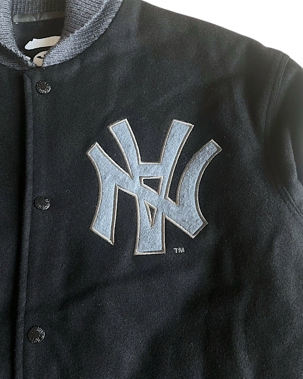 A BATHING APE (BAPE) Bape x Quartiere 2001 Bro. Giacca di lana trapuntata con cappuccio taglia L A scimmia da bagno blu navy