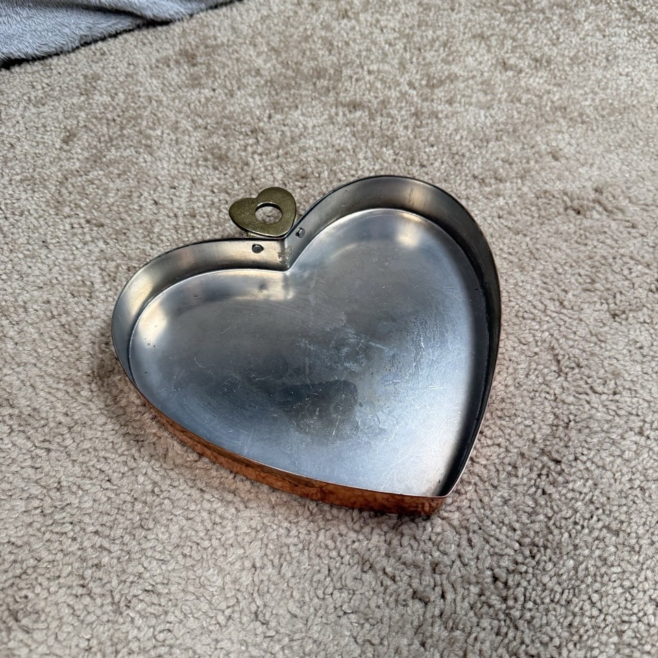 Vtg Copper Heart Shaped Mold/Cake Pan Wall Hanging Kitchen Decor ...