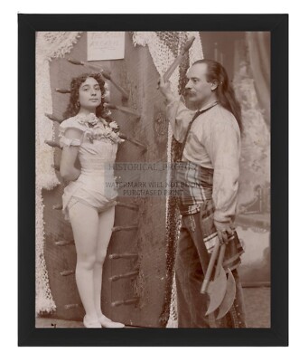THE GREAT KNIFE THROWER ''ARCARIS'' CIRCUS CARNEVAL SIDESHOW ACT 8X10 FRAMED PHOTO