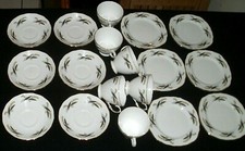 VINTAGE 18 PIECE ROYAL VALE ENGLISH BONE CHINA TEA SET IN GOOD CONDITION