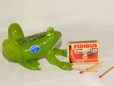 Glas Figur FROSCH Neman Glashütte quietschgrün