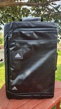 Bolsa/maleta Addidas Gear Up Premium con ruedas superiores - CON ETIQUETAS; ¡VALOR DE $350!
