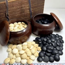 Suwabute Nachi Black Go Stones from Hyuga, with Wooden Box, 1892g #0913