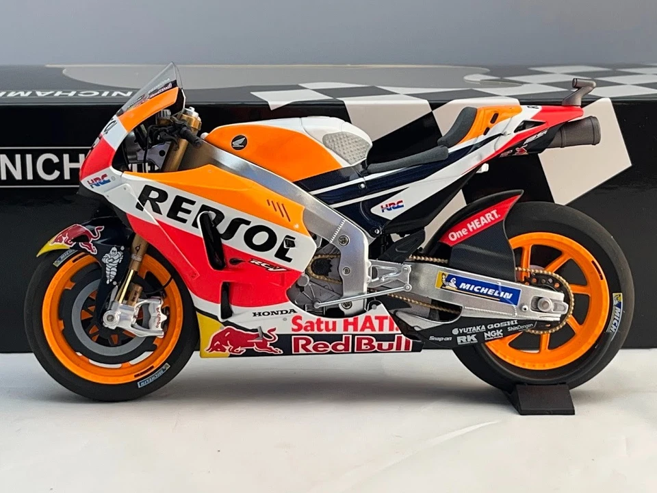 Honda RC213V Dani Pedrosa Repsol 2018 MotoGP 1/12 Diecast Bike Minichamps - Image 3 of 4