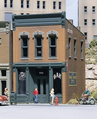 HO SCALE DPM KELLY'S SALOON BUILDING DESIGN PRESERVATION MODELS KIT #101 NOS
