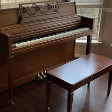 Wurlitzer Upright Piano 88 Keys Walnut Finish Wood Brown 3 Pedals