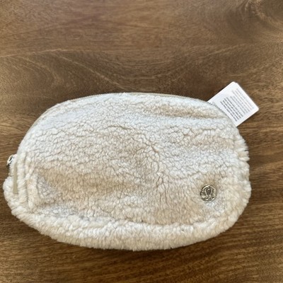 NWT Lululemon Everywhere Fleece Belt Bag Natural Ivory/Trench 1L