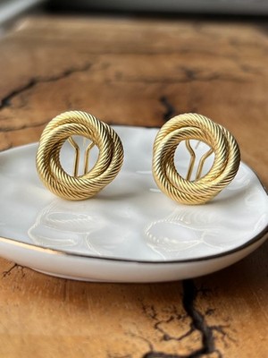 18 Karat Gelbgold Tiffany gedrehtes Seil Kreis Omega Ohrringe 1980er Jahre