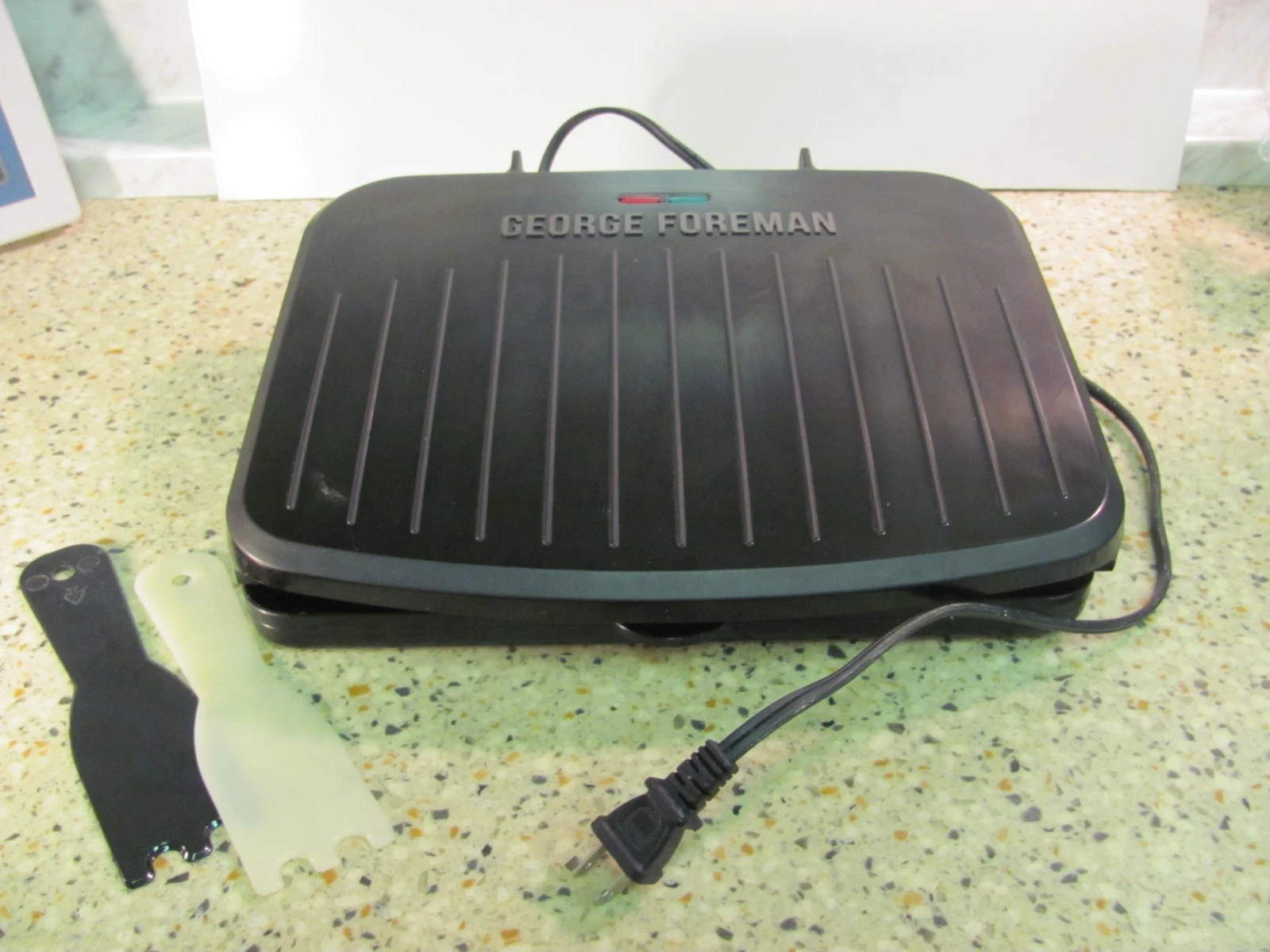 George Foreman Family Grill & Panini Press, Nonstick Ceramic, Indoor Outdoor
Opens in a new window o