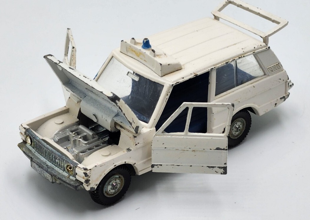 Dinky Toys range rover England ambulance - Collection