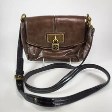 Simply Vera Wang Leather Purse W/ Faux Lock Adjustable Sholder Strap