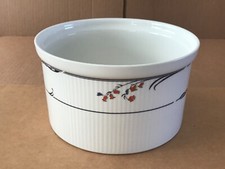 Royal Doulton Fresh Flowers Greenwich tureen / flower pot!