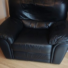 Pair of Black Leather Armchairs, 1 of which is recliner, 120x95x100cm Nat01015