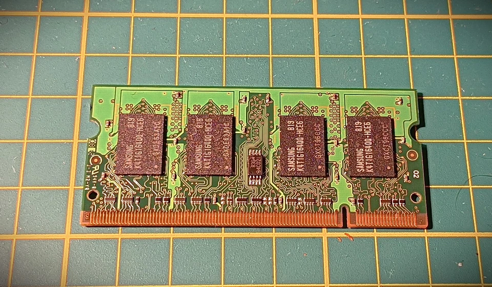 RAM Samsung 1GB DDR2 667MHz PC2-5300S SO-DIMM - Immagine 2 di 2