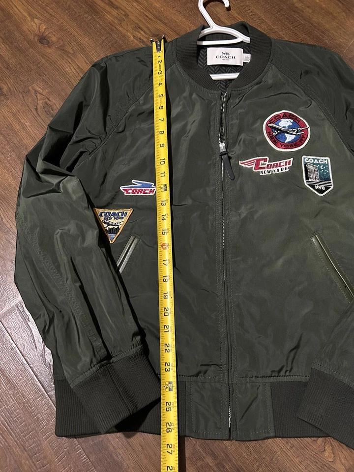 Chaqueta universitaria ligera Coach para hombre con parches - verde oliva L militar Foto 3 de 4