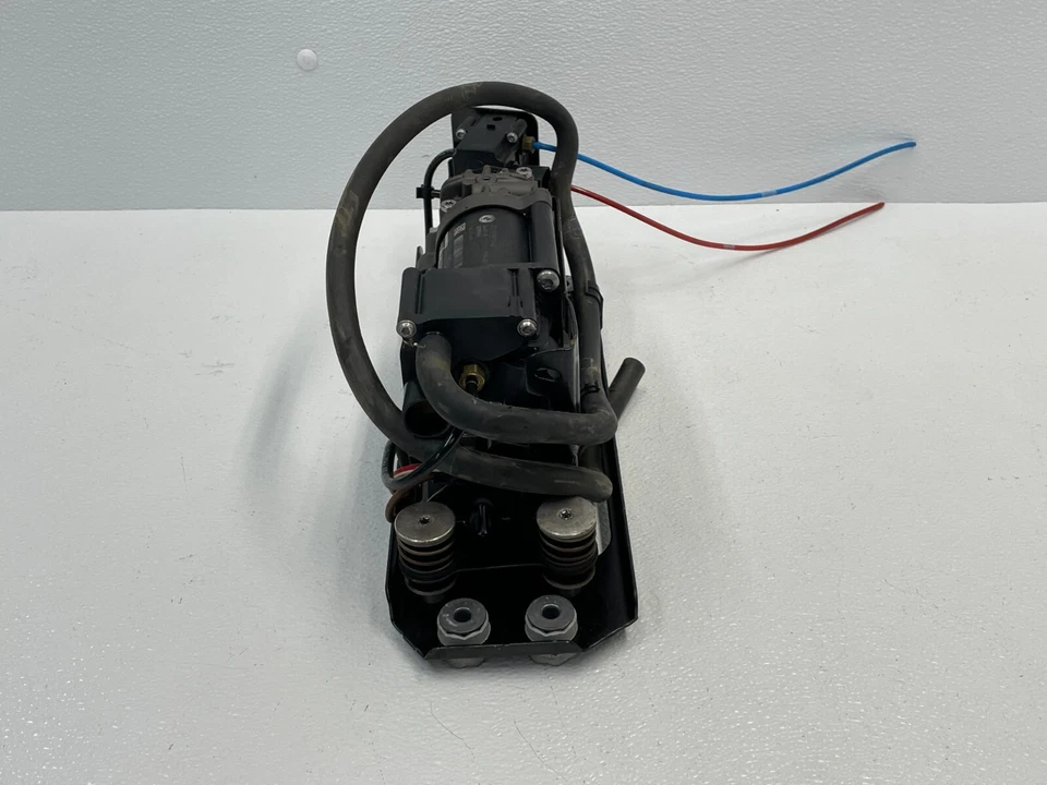 Unidad de bomba de compresor de suspensión neumática 13 14 15 BMW Alpina B7 F01 F02 1457 OEM Foto 3 de 4