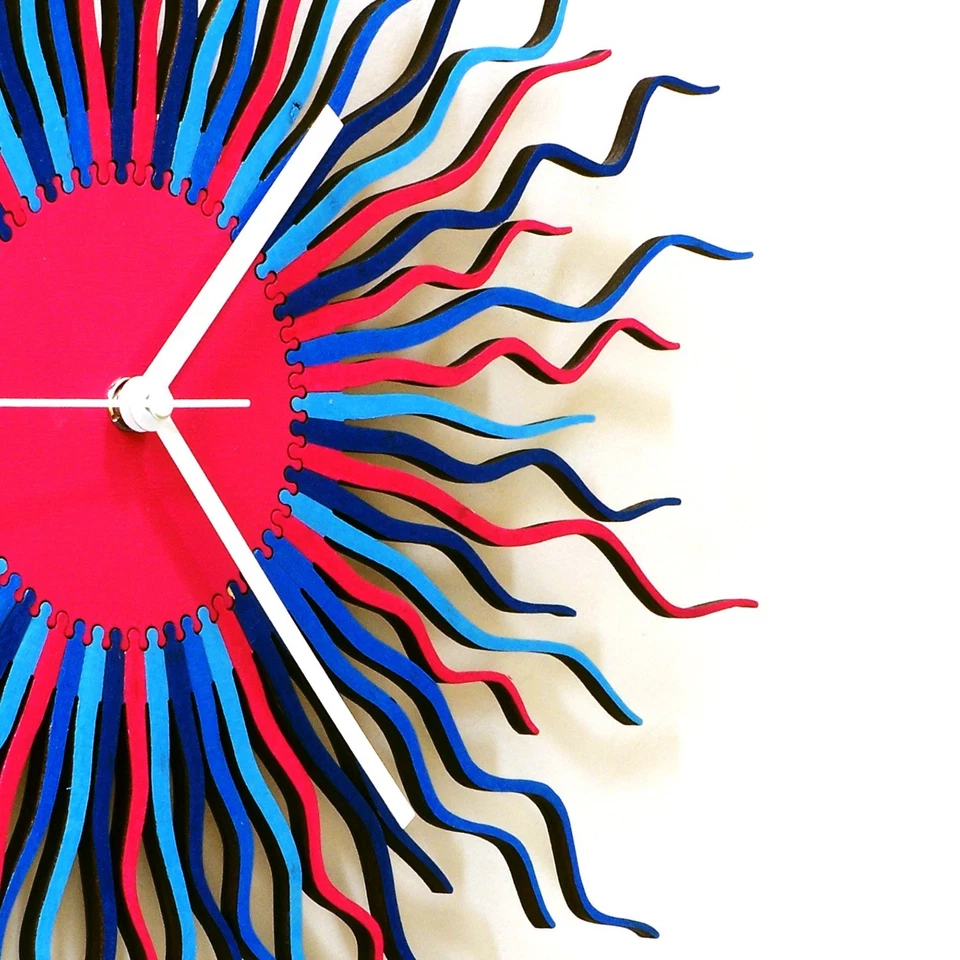 Starburst shape blue / pink wall clock with noiseless movement - Medusa blue - Image 3 of 4