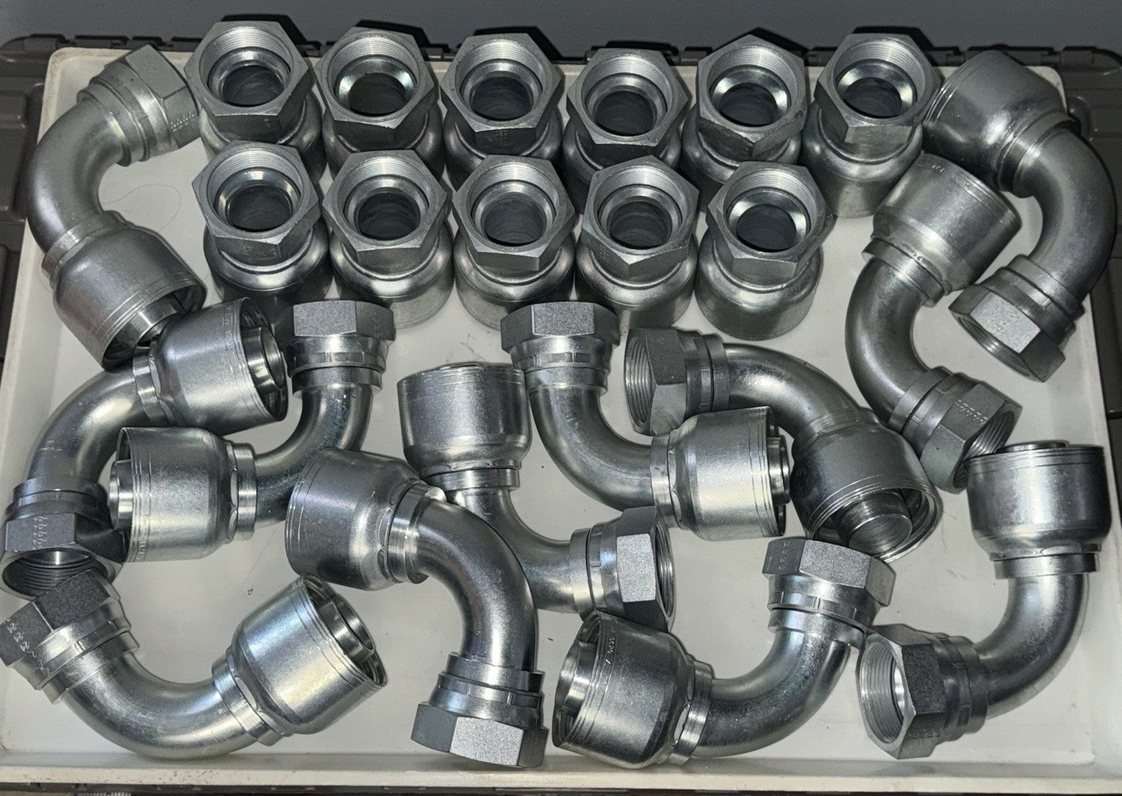 Lot of 23 DanfossAeroquip -24 Crimp Hydraulic Hose Fittings 1AA24FJB24 1AA24FJ24