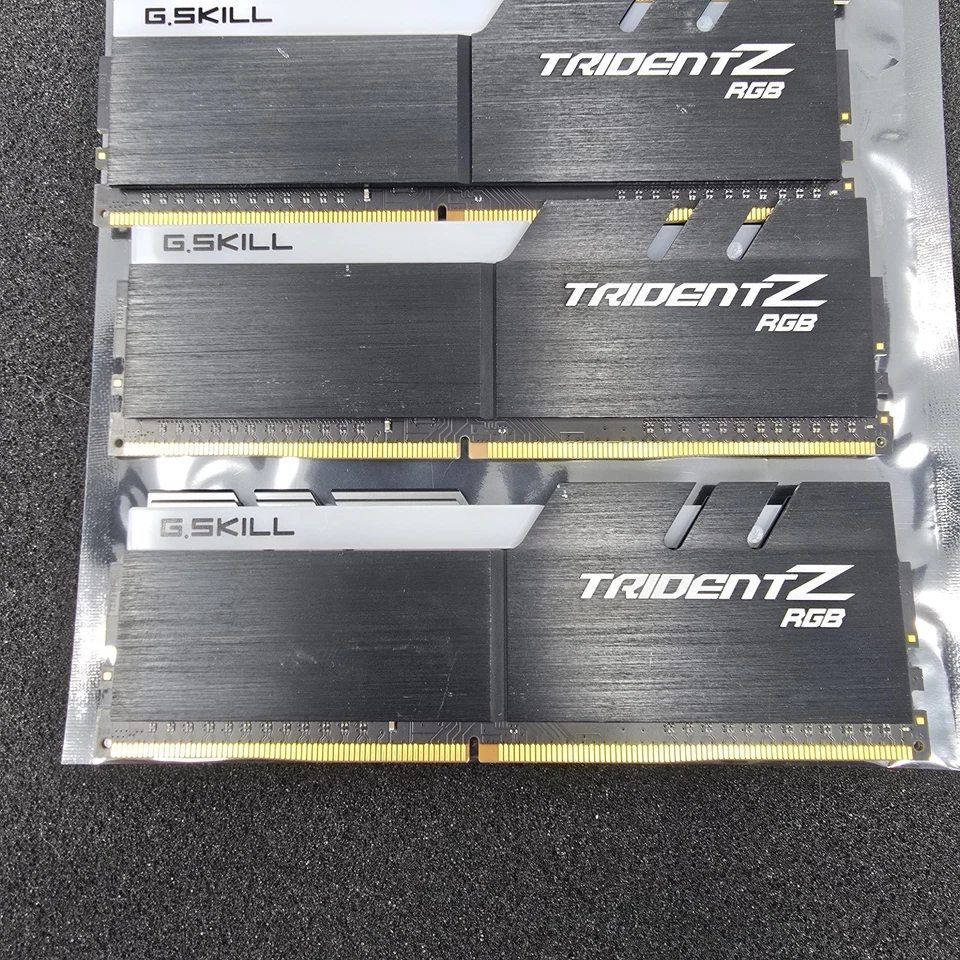 G.Skill Trident Z RGB 32GB 4266MHz RAM DDR4 8Gx4 Intel XMP 2.0R F4-4266C17Q - Image 4 of 4
