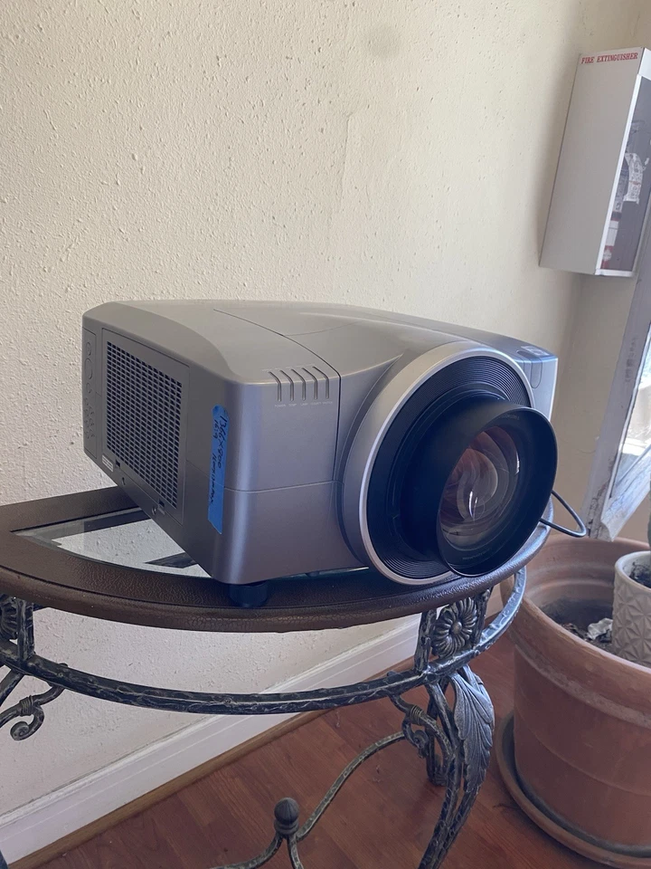 Hitachi CP-WX11000 3LCD Projector - Image 4 of 4