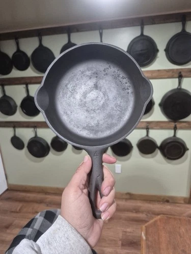 #4 Slant Logo Griswold Cast Iron Skillet