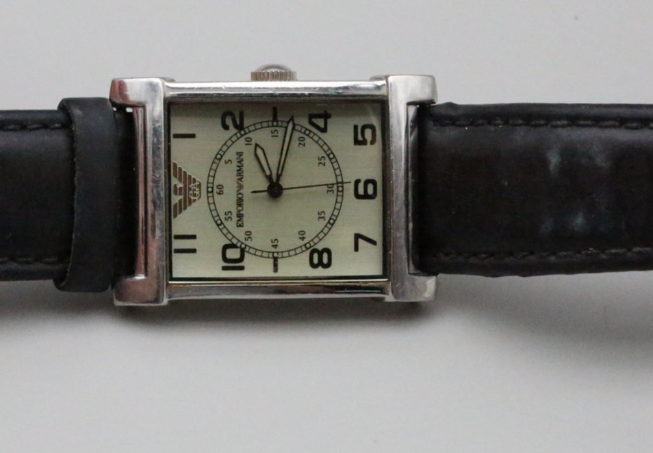 Armani Gent's #E Wristwatch Quartz Emporio - vintagewatches.pk