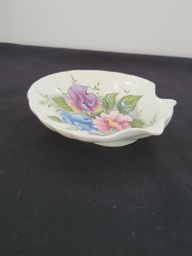 Vintage Royal Stafford Victoria's Secret Porcelain Clam Shell Trinket Dish Pink - Picture 5 of 10