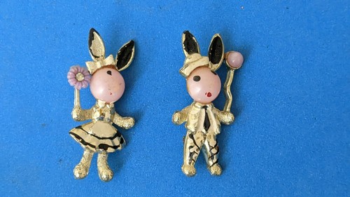 Vintage Pair 2 Metal Silver Tone Bunnies Rabbits Pins w/ stones balloon & flower