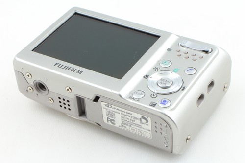 ⏯️ *Rare 1GB XD Card & CCD* Fujifilm FinePix F31fd Silver Compact Digital Camera - Picture 9 of 13