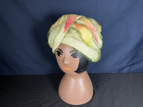Christen Dior Chapeaux - Vintage 1940's Light Green Turban Hat With Feathers