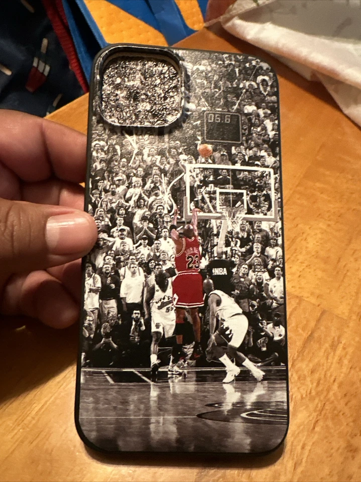 Capa telefone I Phone 13 Michale Jordan (The Shot) nova em folha - Imagem 3 de 4