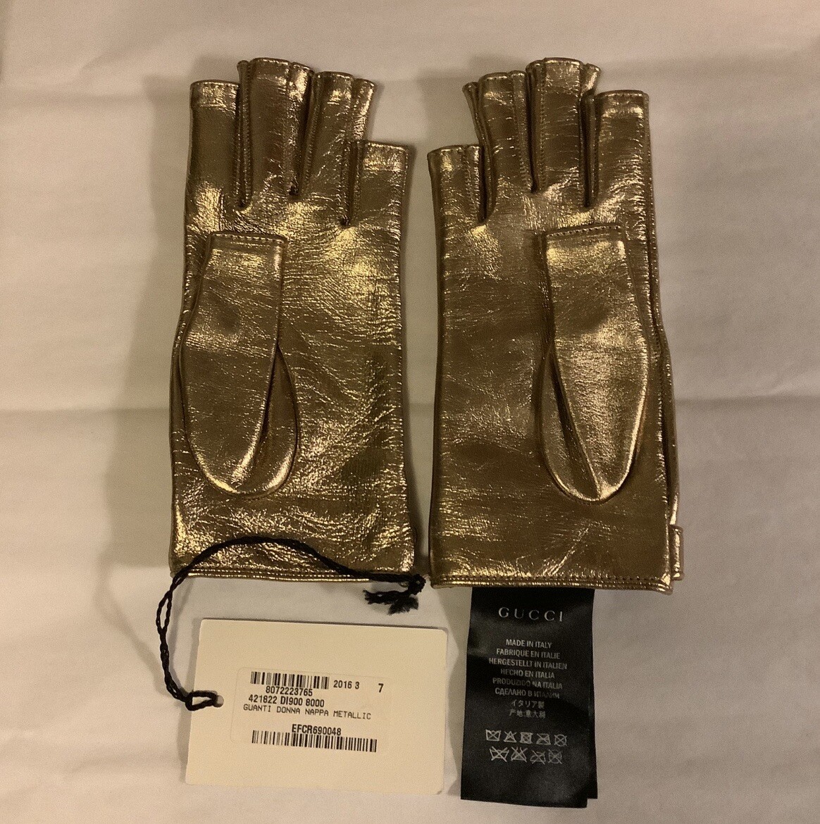 【関税&送料込】Gucci Gloves GUCCI women's gloves NWT Leather Gold/Metallic Size7 Small