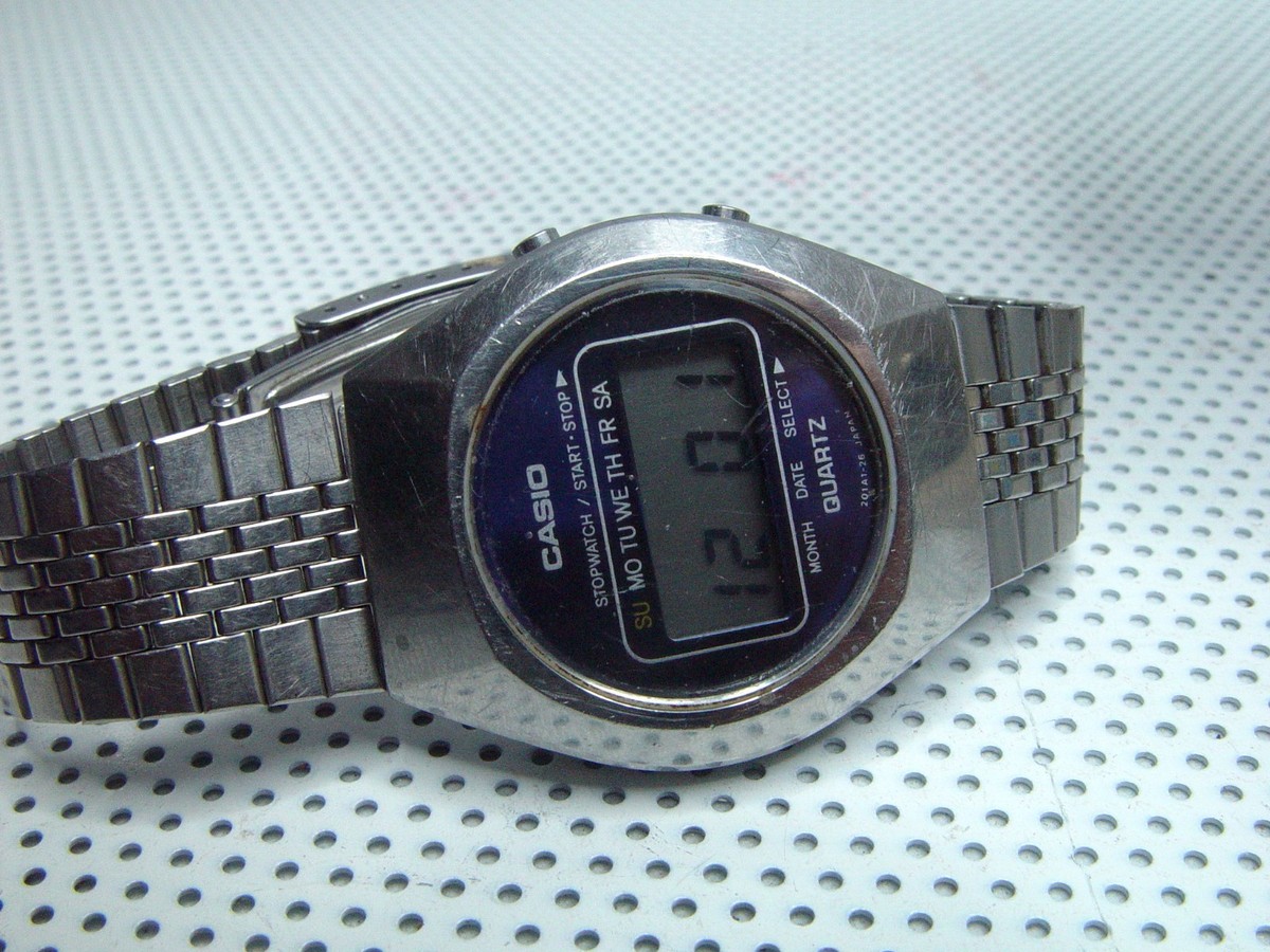 Casio 20SQ-10 Digital Watch View 3