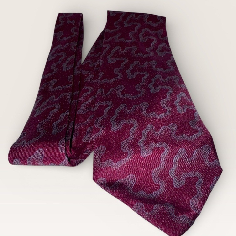 Giorgio Armani Silk Necktie Burgundy Abstract Pattern Made in Italy Mens
