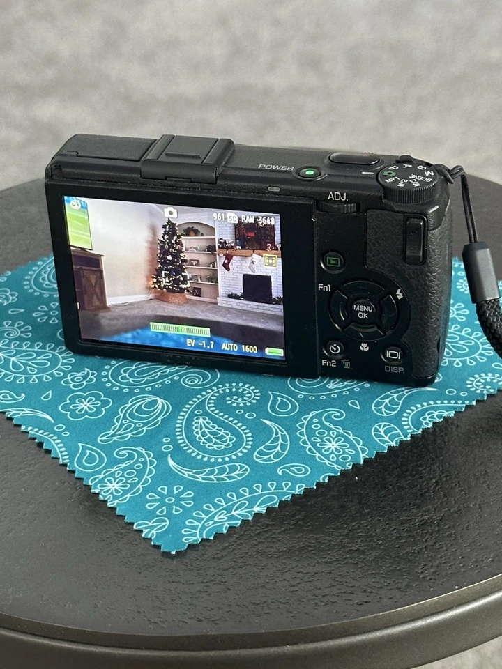 Ricoh GR DIGITAL IV 10.4 MP Digital Camera w/Batteries,Charger US BUYERS ONLY - Image 3 of 4