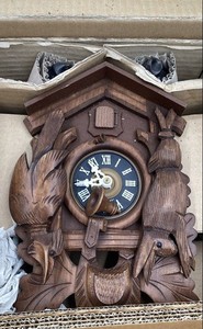 Vintage Brown Hand-Carved Wooden Decorative Collectible Cuckoo Clock