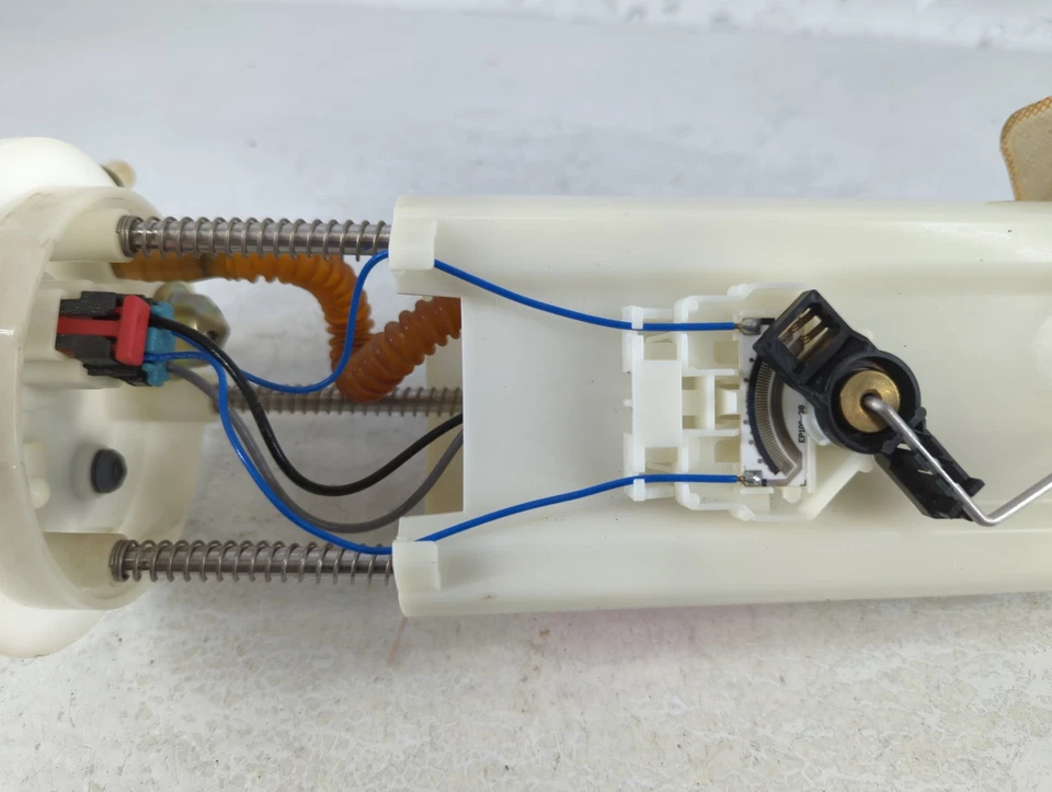 Conjunto de bomba de combustible eléctrica Buick Rendezvous 2002-2002 WDD9S Foto 3 de 4